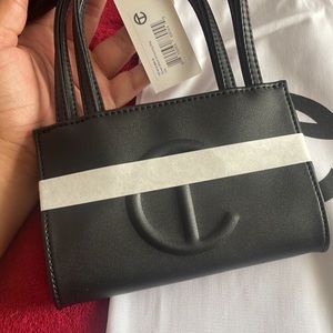 ✨Authentic✨ Telfar small black shopper bag!!